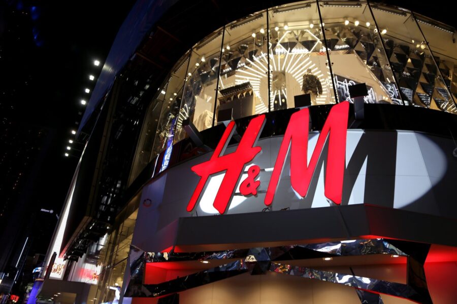 Pas reklamës raciste, mbyllen dyqanet H&M në Afrikë