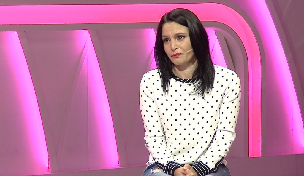 Burri i parë e nxori prostitutë e me të dytin “e hëngri” më keq, Blerina rrëfehet mes lotësh për vuajtjet e saj