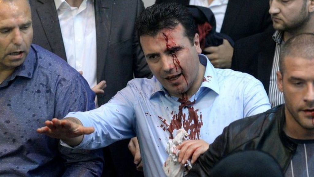 Kryeministri Zaev i lë pa fjalë maqedonasit: Jam shqiptar!