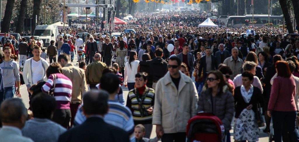 Shifrat e frikshme: Shqipëria po shuhet, shtesa natyrore e popullsisë ra me 16.5% në 2017