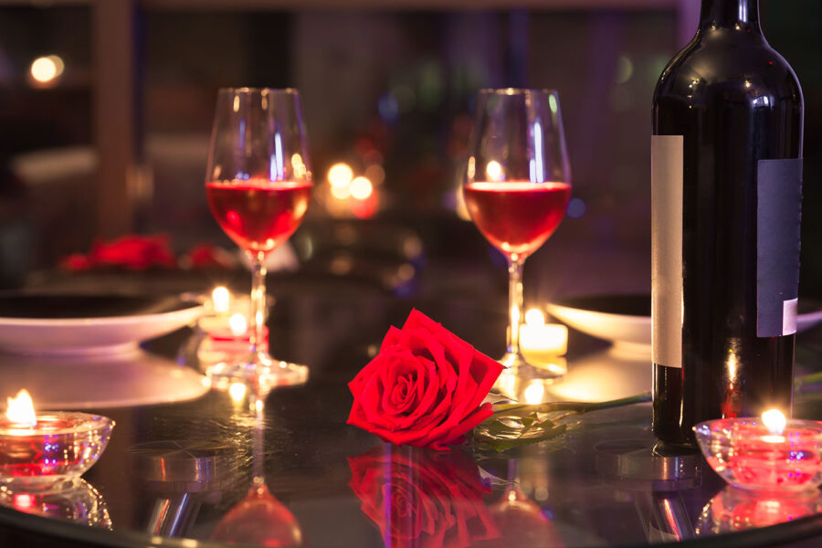 Këto 3 ide ju nxjerrin nga situata nëse s’keni planifikuar asgjë për Shën Valentinin