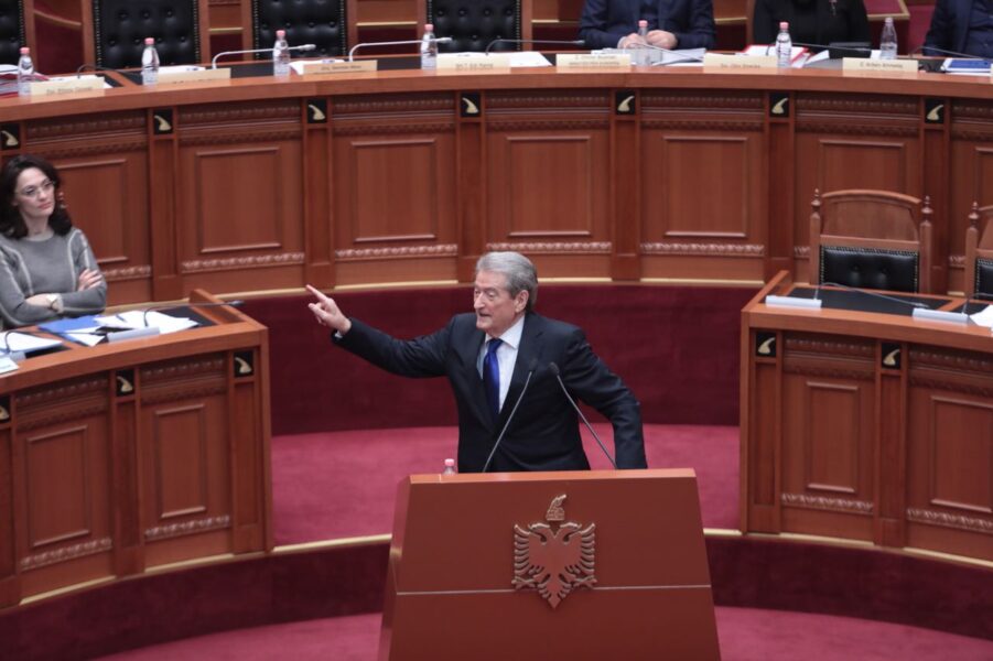 613 kg kokainë, Berisha nxjerr emrat e pritësve: Ja kush është partizani