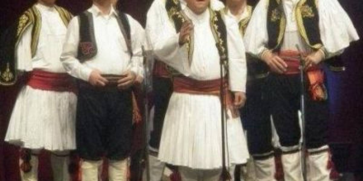 Shumllojshmeri ngjyrash,orgjinalitet,tradite,nje risi per Turizmin Kulturor te qytetit – Veshja tradicionale Vlonjate