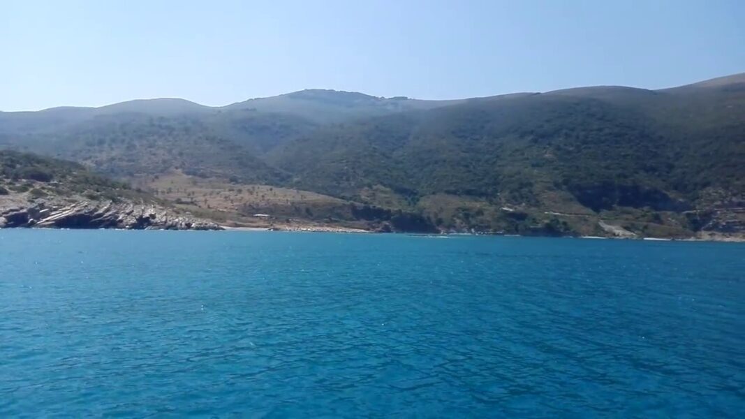 Ne Orikum,Dukat,Tragjas,Radhime,Llogara dhe Karaburun – aty ku natyra i ka ngritur monument vetvetes