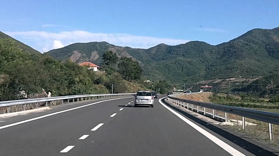 Nga sot Rruga e Kombit do të jetë me pagesë. Ja sa do të jetë tarifa