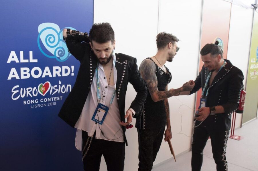 Eugent Bushpepa performon në provat gjenerale të “Eurovizion-it” dhe ja ç’thonë mediat e huaja