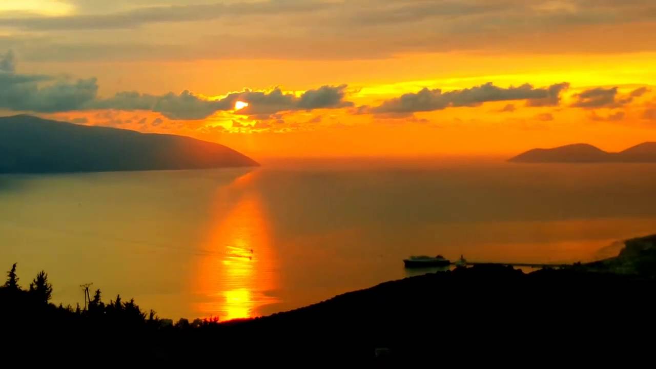 VLORA – QYTETI I DY DETEVE ! ATJE KU SHKRIHET KALTËRSIA E DETIT ME GJELBËRIMIN E PËRHERSHËM.
