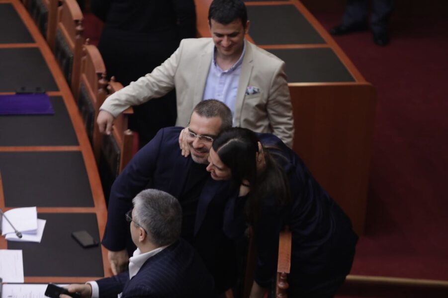 Mesazhet e koduara ndaj Kryeministrit/ Reagon sërish Tahiri: Rama s’më intereson, ia them në sy…