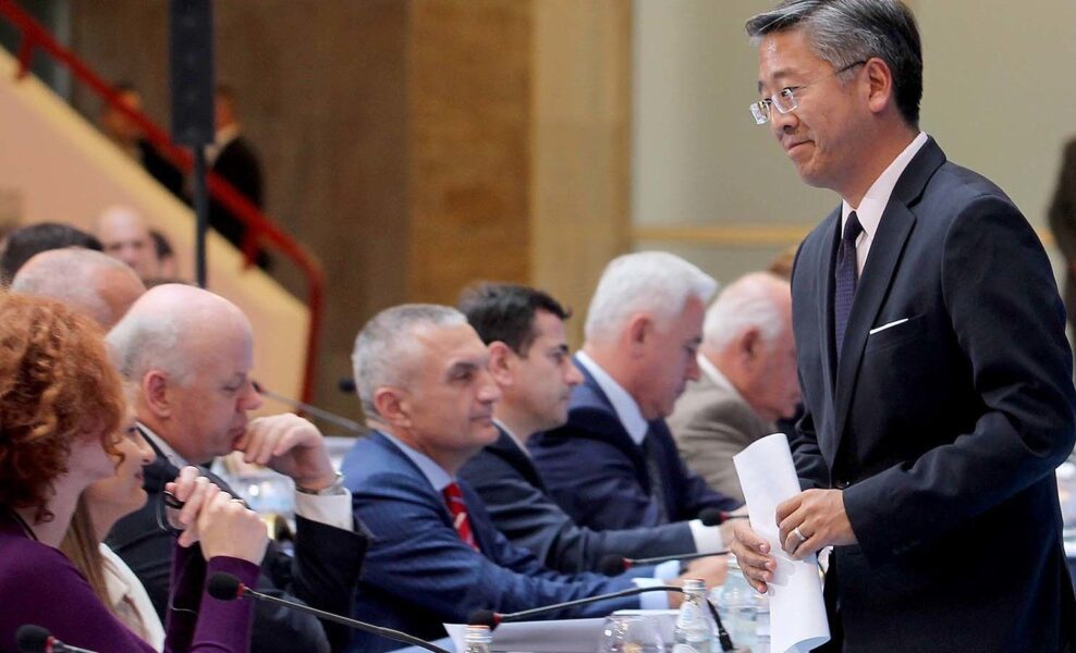 Donald Lu flet për Vetting-un: Ishin të paprekshëm, por sot politikanët shqiptarë dridhen