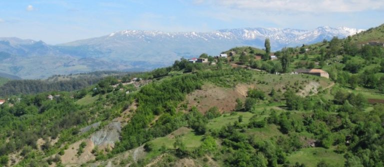 Vithkuqi, ku vera është e artë dhe dimri një parajsë