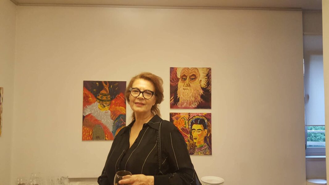 ”Enver Hoxha ka qenë familja ime”, sforcimi ekstrem që kam përballuar për dhjetë vjet. Rrëfimi i Liljana Hoxhës
