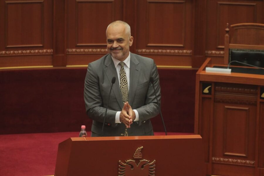 Përgjigjia ironike e Ramës për pyetjen sfiduese në Kuvend: A do të japësh dorëheqje?