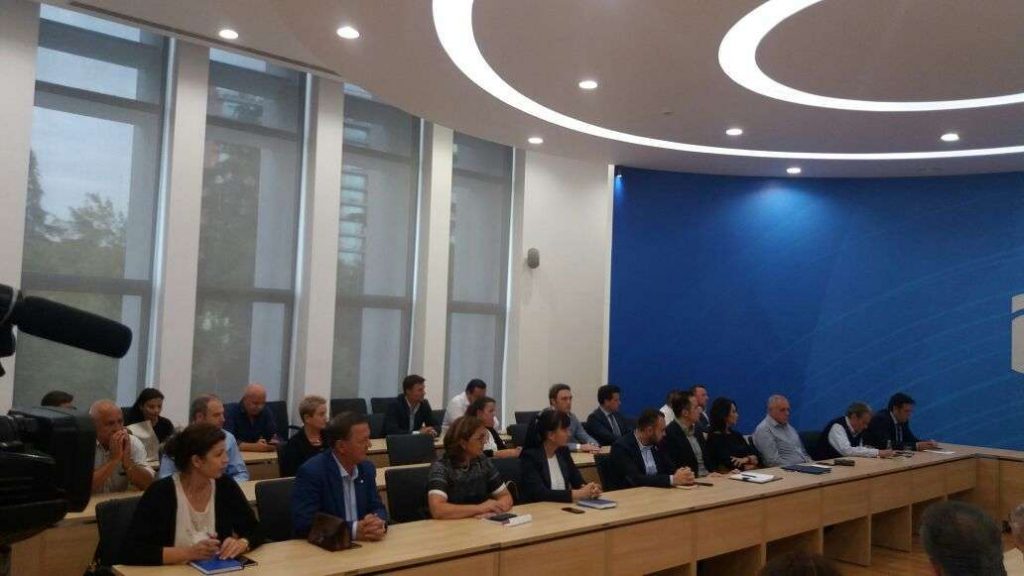 PD nuk di të ndalet, sulmon keq Vlahutin: Rrugë të mbarë trajnerja e ekipit mavi