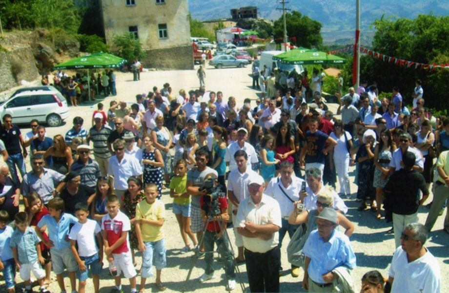 Vjen Gushti, kthehen emigrantët. A po bie pjesëmarrja në festat “Takim Brezash” ! (Opinione&Diskutime)