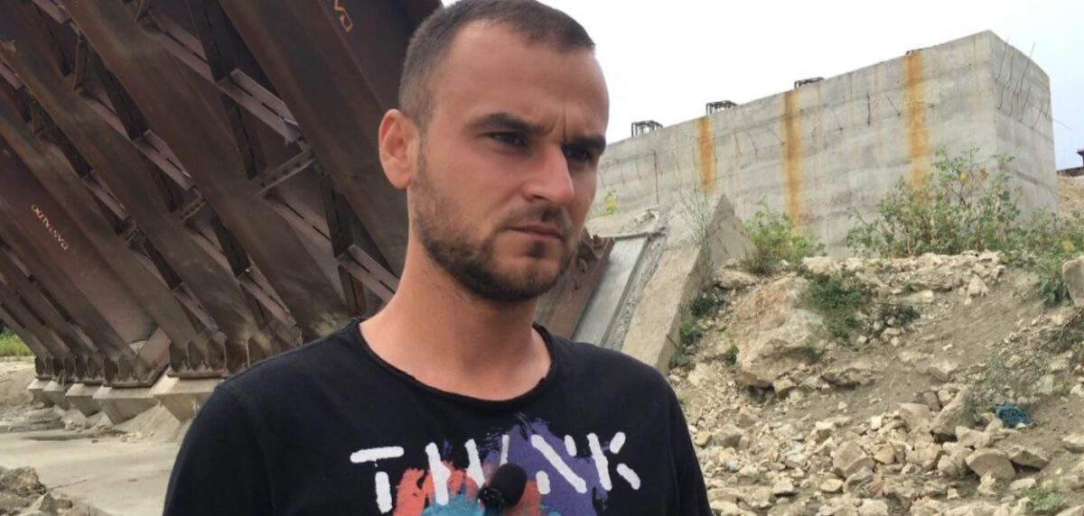 Këtë djalë në Fier e quajnë hero pas gjestit mahnitës që bëri, por ai ka një mesazh të fortë