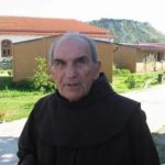 Rrëfimi i At Zef Pllumit, hetuesi i diktaturës që “shkroi” dënimin e tij me vdekje: Vllau yt mishin ta han, por kockën ta len