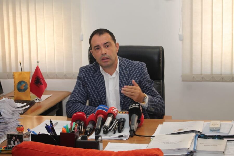 Audiopërgjimi skandaloz me shantazhe, ja çfarë bëri Arta Marku sot. Denar Biba do të…