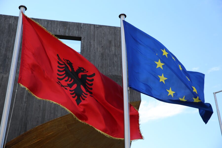 Duam të hyjmë në BE, por 77% e shqiptarëve nuk përballojnë dot as këtë shërbim jetik…