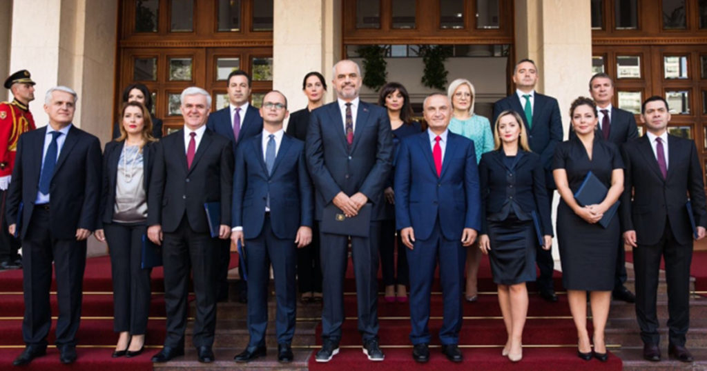 Pritet furtunë politike në shtator, në skaner jo vetëm ministrat, ‘luftë’ dhe për…