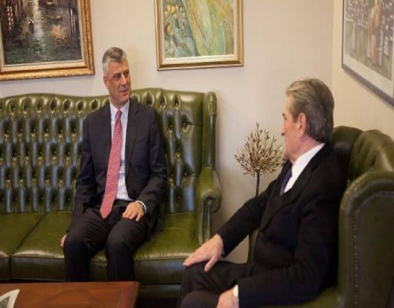 Thaçi reagon ashpër ndaj Berishës: I mbushe me naftë tanket e Millosheviçit kundër Kosovës, strehove vrasësin e shqiptarëve