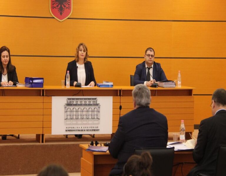 Mbyllet faza e parë e Vettingut, shtyhet për fundvit ngritja e institucioneve të reja të drejtësisë