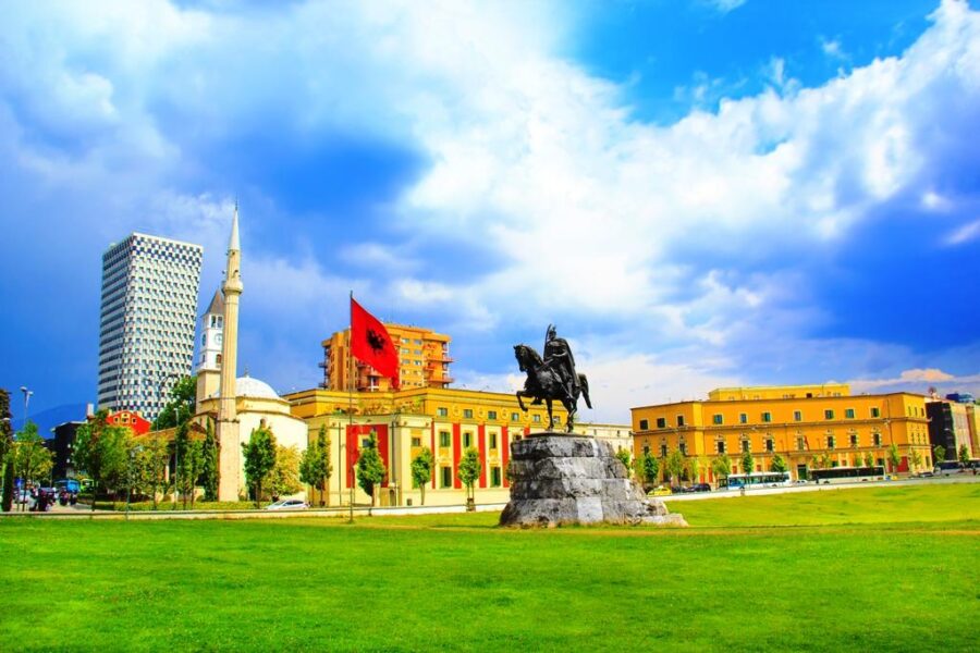Tirana destinacioni i turistëve të huaj edhe në shtator