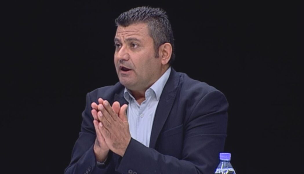 Deputeti sulmon gazetarin e njohur: Mos u merr me mua se të këpus ndonjë… ik rruaj ndonjë lek
