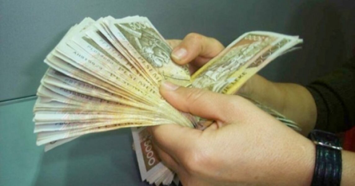 Ja përse shqiptarëve u është grisur xhepi gjatë tre viteve të fundit…