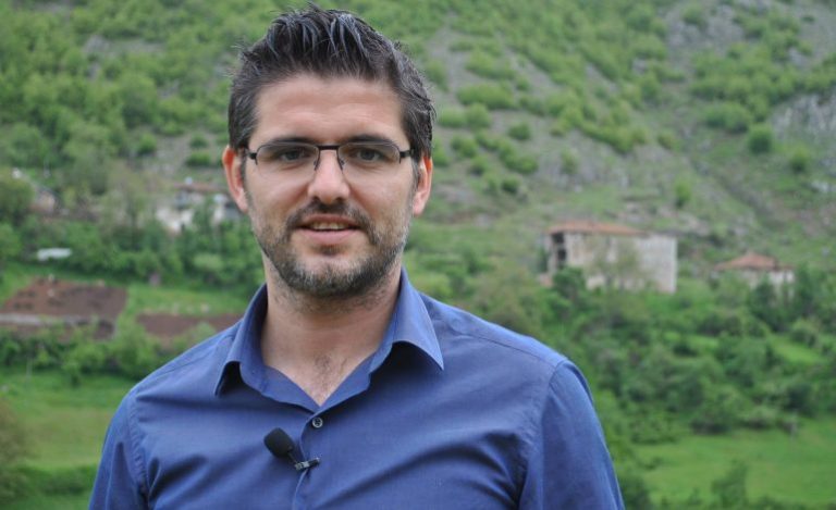 Marin Mema degjeneron politikanët: Po përdorni Skëndërbeun, Ismail Qemalin, Fan Nolin, Migjenin për interesat tuaja personale