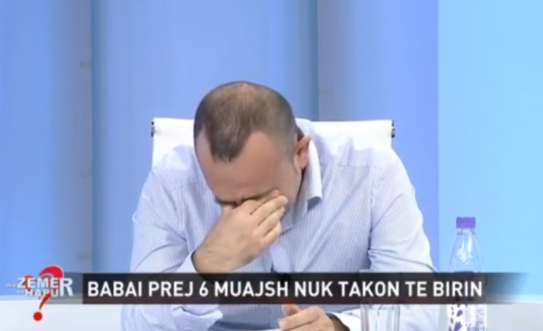 “I vuri kod telefonit, s’më tregonte ku shkonte”, pas tradhtisë burri nga Vlora shpërthen në lot: S’më lë…