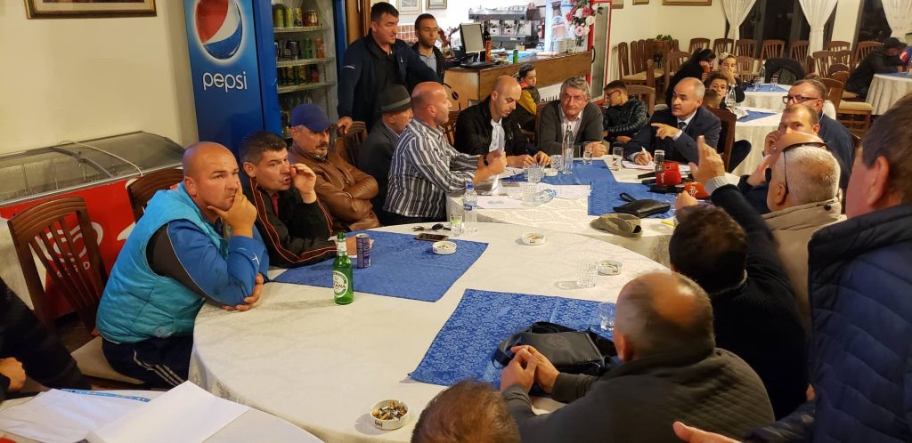 Banorët e Rradhimës takim me avokatin e popullit: Na trajtojnë më keq se sirianë