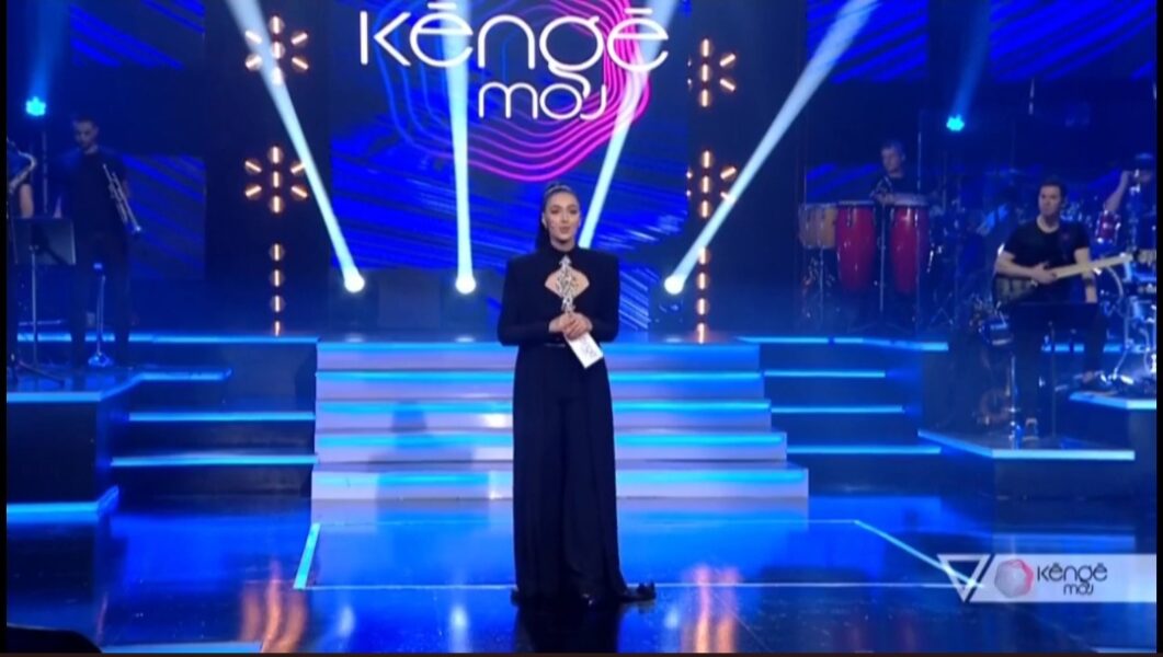 ‘Këngë moj’/ Vizion Plus sfidon Covid