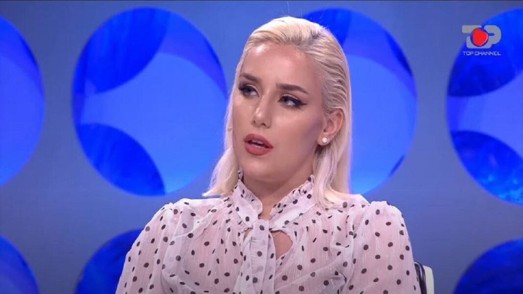 U pezullua nga ‘Për’puthen’, flet Tea: ‘Edhe gjatë gjimnazit kam rr ezikuar të përjashtohem,kërkoj ndjesë’