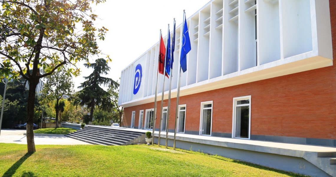 ‘Do të vr itet një deputet’/ Sekretari në PD flet për deklaratën ‘bo mbë’ të Spartak Brahos
