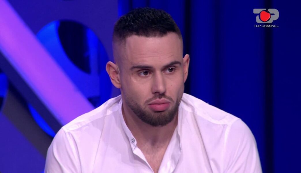 Mikela e go diti me shuplakë pas skenave ‘të nxehta’ me Anën, regon Erioni