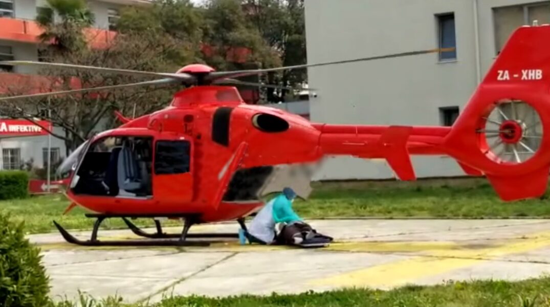 Helikopteri transporton me urgjencë në QSUT gruan shtatzënë
