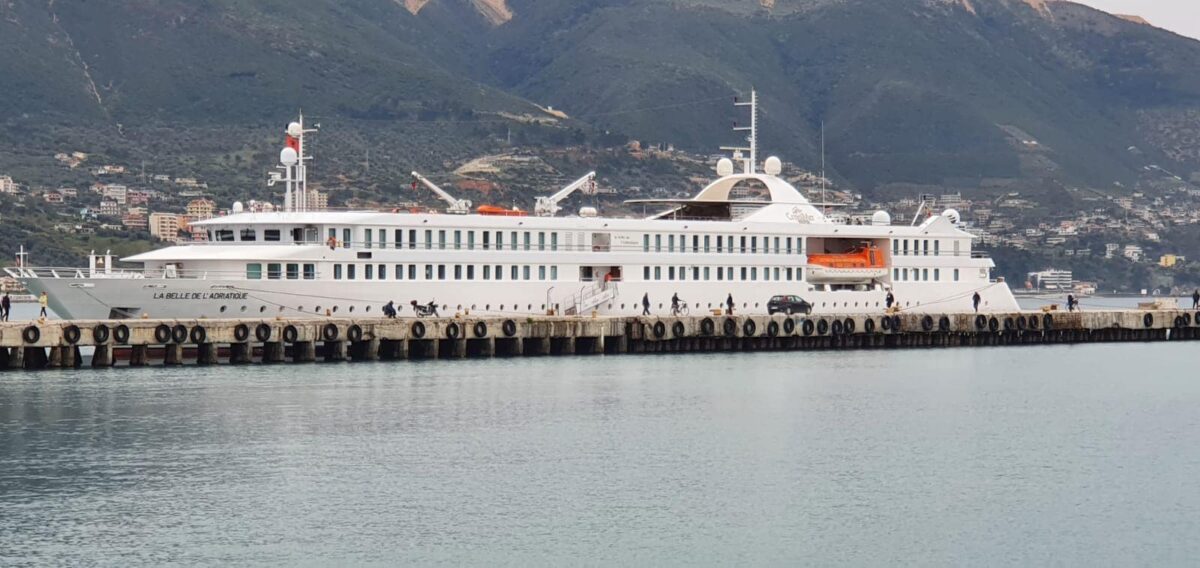 Rikthehen krocierat në Vlorë/ ‘La belle de l’Adriatique’ me 73 turistë (foto)