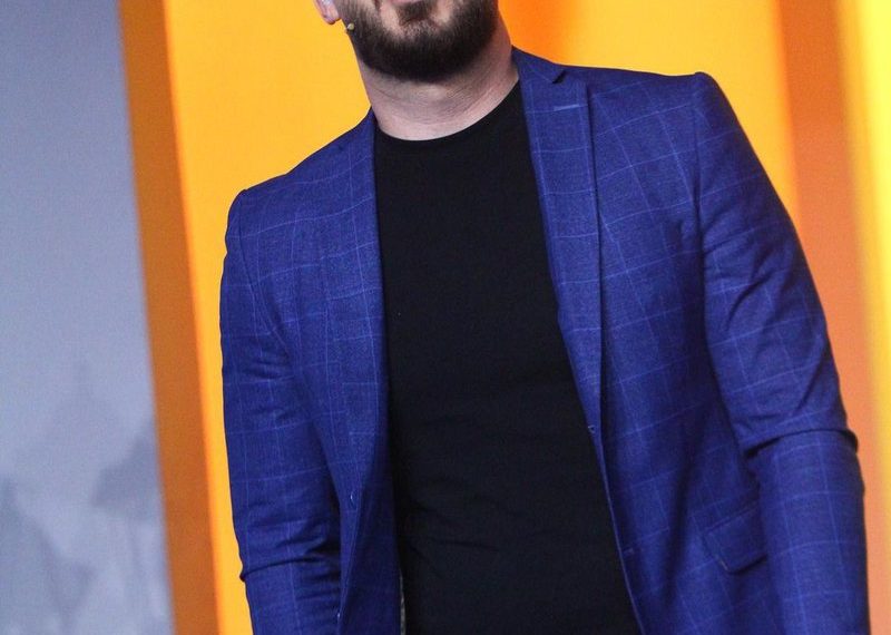 Me cilën nga vajzat e showbizit ke flirtuar? Romeo kthen përgjigjen epike