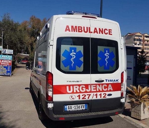 Burri i d ehur dhu non gruan me sende të fo rta, përfundon në spital