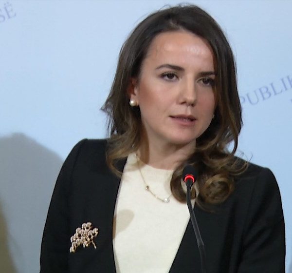 E vërteta e ndarjes me bashkëshortin? Flet për herë të parë Rudina Hajdari