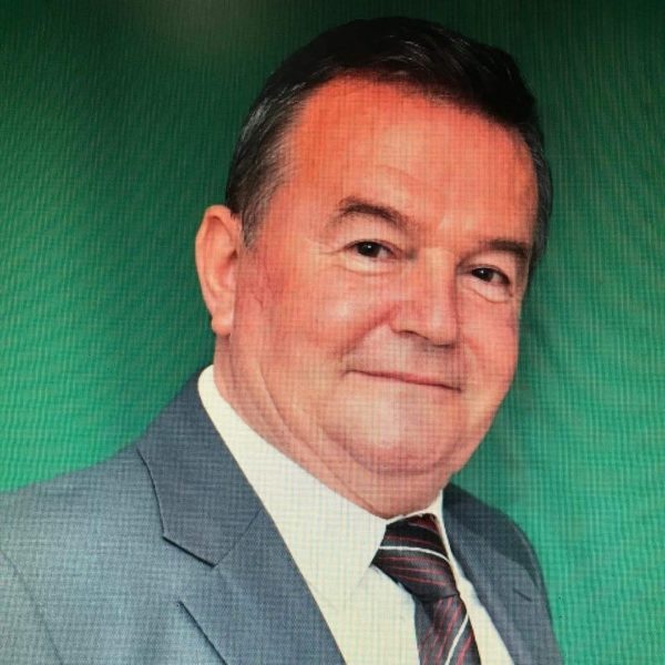 Tre vite nga ndarja nga jeta e parodistit Muhamet Liko, vajza dedikim prekës: ‘Me djeg zemra përditë askush nuk ma shuan dot mallin që kam për ty dhe askush nuk e plotëson dot mungesën tënde’