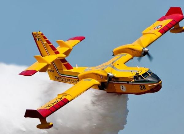 Helikopter për të shu ar zj arrin në Ishullin e Sazanit, Peleshi: ‘Greqia iu përgjigj pozitivisht kërkesës sonë’