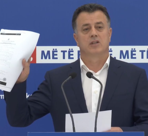 Flamur Noka: ‘Ministri duhet të japë dorëheqjen! Sk andal që u është fshehur shqiptarëve’
