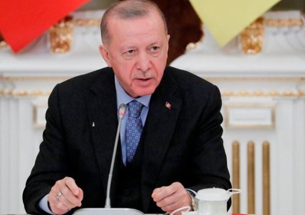 Erdogan kë rcënon Greqinë: Respektoni marrëveshjen, ndryshe…