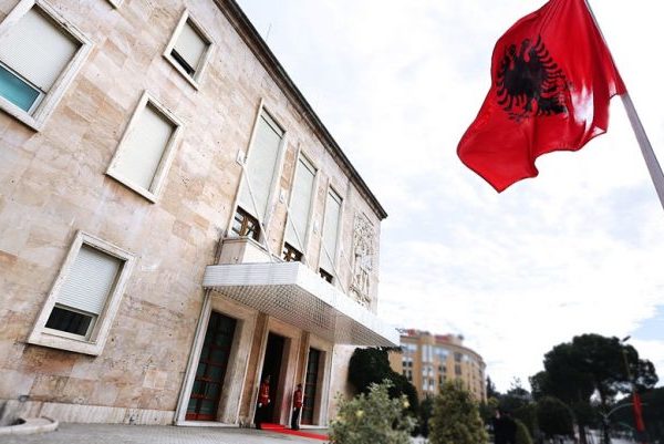 Qeveria miraton një milion euro ndihmë financiare humanitare për …