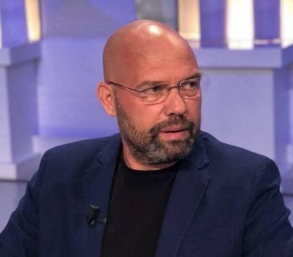Pse Rama e shkarkoi Arben Ahmetajn, flet Manjani