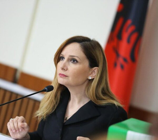 Jorida Tabaku: ‘Rritja e çmimeve duhet të jetë një alarm për qeverinë’