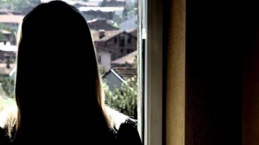 Rr ëfimi tr onditës i 43-vjeçares: ‘Burri u ka lënë porosi nga bu rgu gjithë fshatit…’