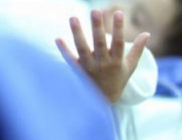 Sëmundja mi sterioze që prek fëmijët, shënohet vi ktima e parë, një foshnjë