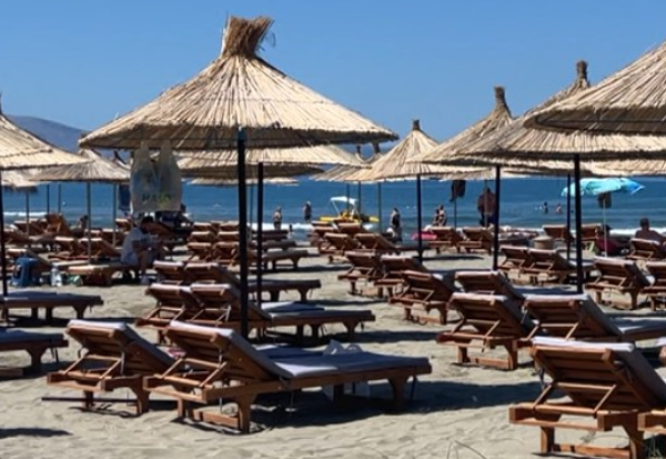 Vlora boshatiset në mes të sezonit turistik, dhomat deri në 250 euro nata